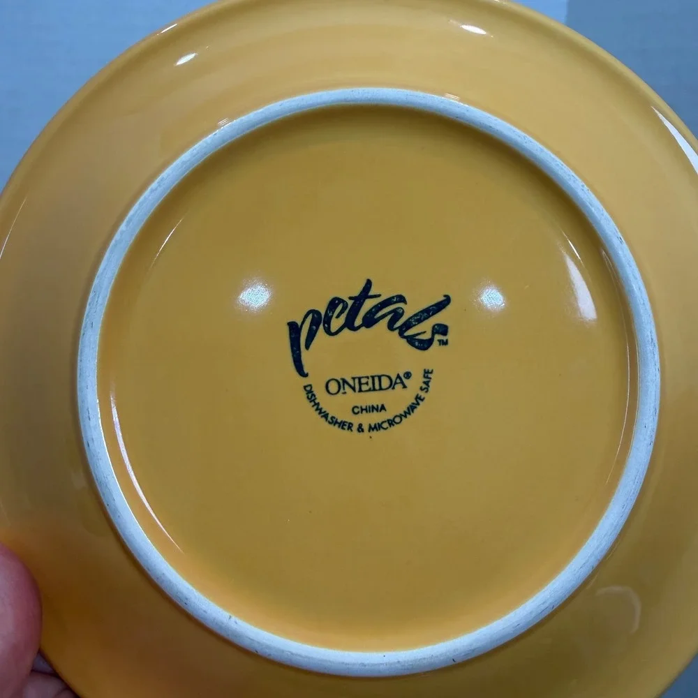 Oneida Petals Marigold Salad Plates Set of 6 Yellow Flower Ceramic 8